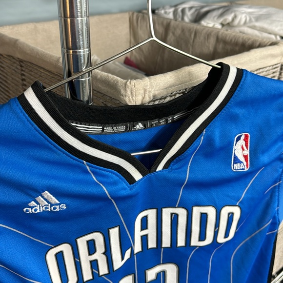 Orlando Howard 12 Basketball Jersey - Picture 2 of 3